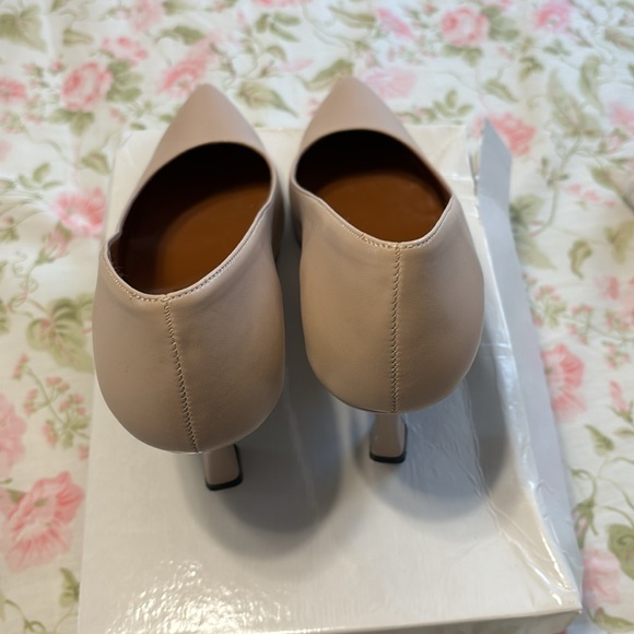 Leather pointy heel shoe - Picture 4 of 6